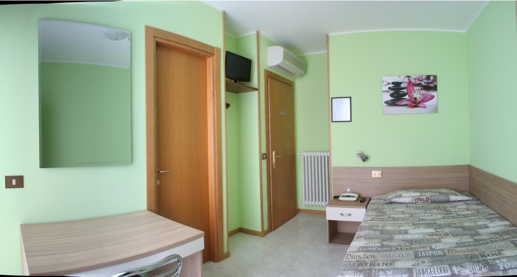 Albergo Esperia Tabiano Terme Oda fotoğraf